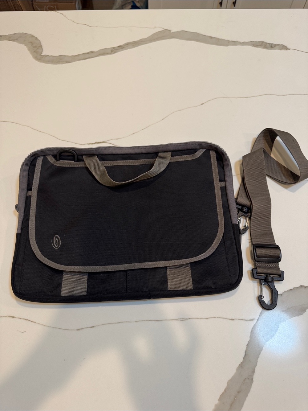 LIKE NEW Black Laptop Messenger Bag with Gray Trim and handle 15x11